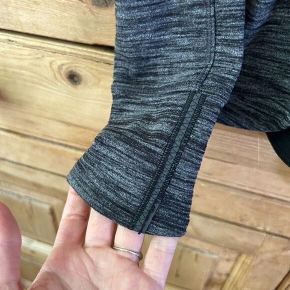Lululemon Dark Heather Gray Long Sleeve Shirt Crewneck Athletic Womens Size 6 - Picture 5 of 12